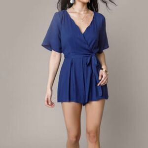 Francesca’s Teresa Scalloped Kimono Romper- Navy- Size XXS- NWT